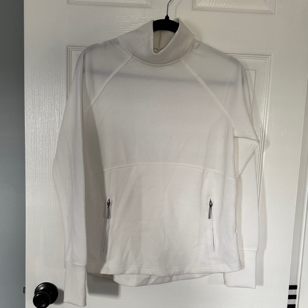 Cable & Gauge White Long Sleeve Top